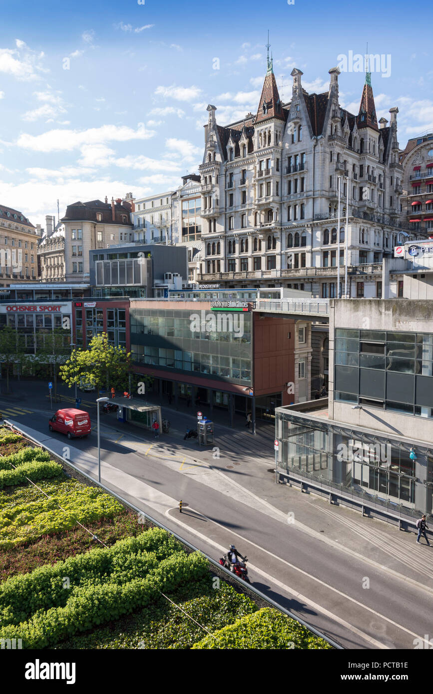 Dachterrasse von lausanne-flon Station und Blick auf die Stadt Lausanne,  Kanton Waadt, West Switzerland, Schweiz Stockfotografie - Alamy