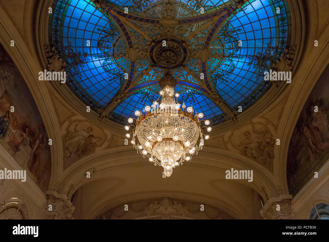 Decke Kuppel im Ballsaal, 5-Sterne Luxushotel Grandhotel "Montreux Palace",  Montreux, Genfer See, Kanton Waadt, West Switzerland, Schweiz  Stockfotografie - Alamy