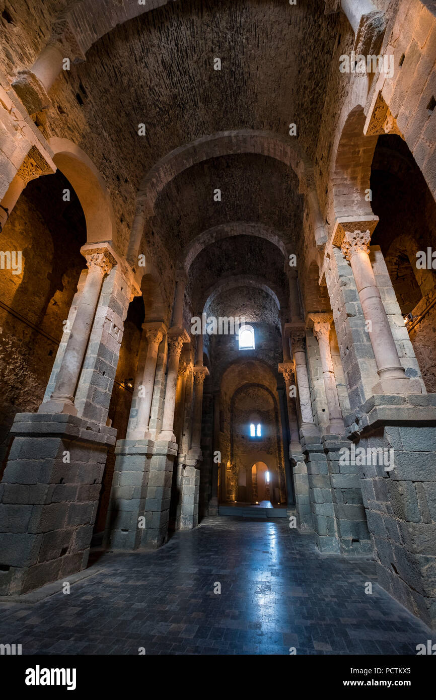 Mittelalterliche Kloster Sant Pere de Rodes im Naturpark Cap de Creus im Norden der Costa Brava in der Provinz Girona in Katalonien, Spanien Stockfoto