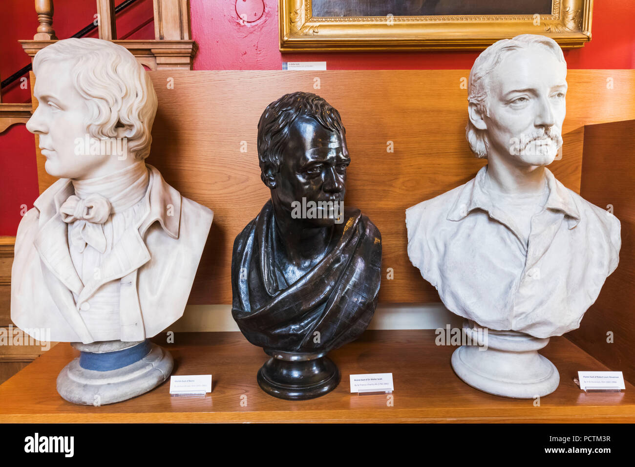 Großbritannien, Schottland, Edinburgh, das Writers' Museum, Büsten von Robert Burns und Robert Louis Stevenson und Sir Walter Scott Stockfoto