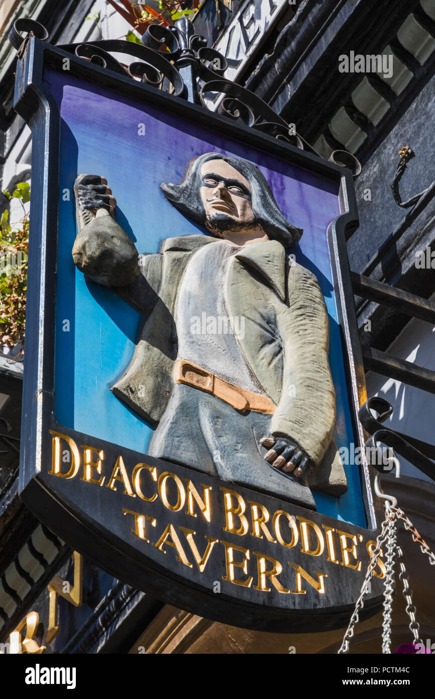 Großbritannien, Schottland, Edinburgh, der Royal Mile, Deacon Brodies Tavern Pub Anmelden Stockfoto