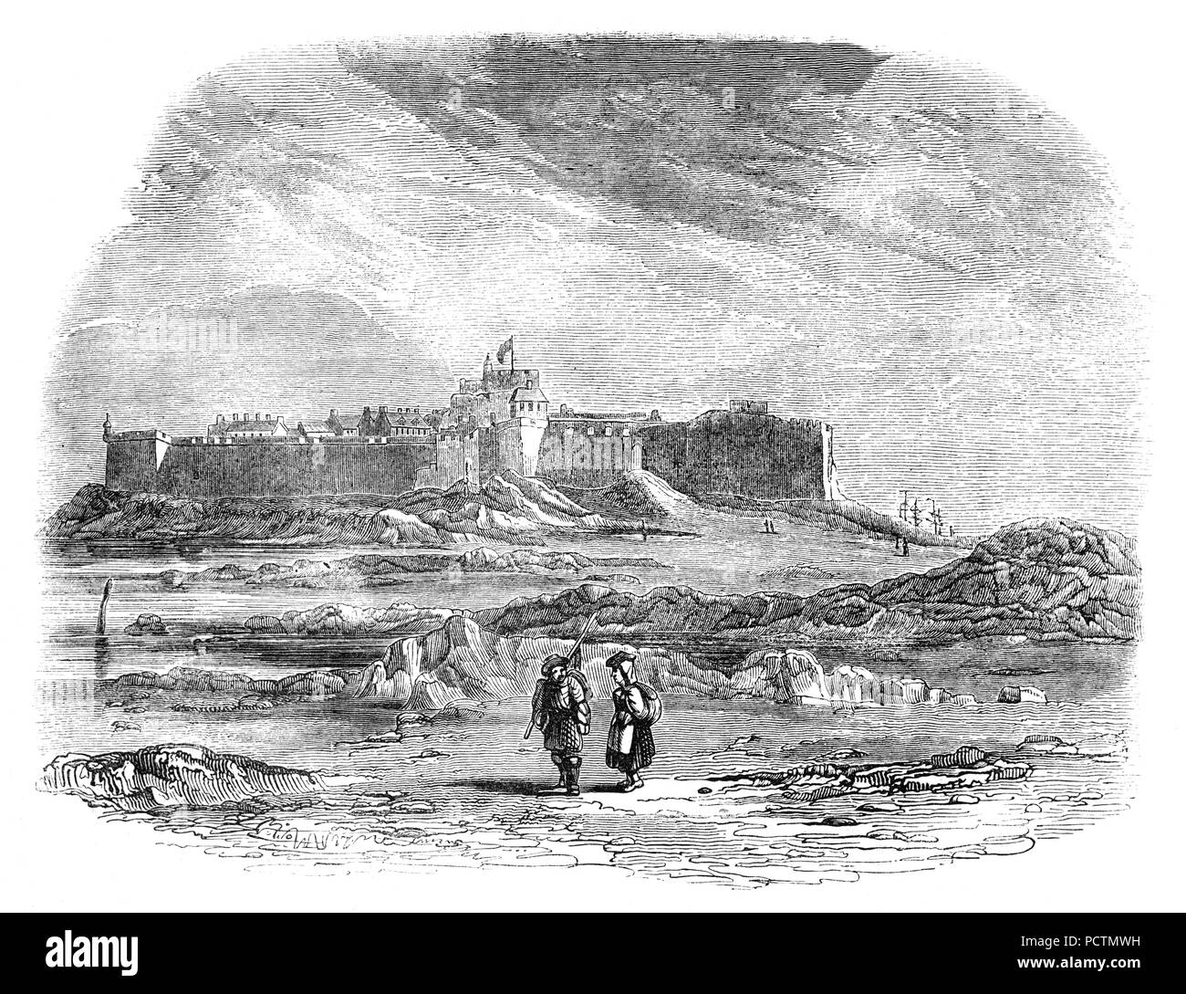 Elizabeth Castle auf eine Flutwelle Insel innerhalb der Pfarrei Saint Helier, Jersey, Channel Islands. Der Bau wurde im 16. Jahrhundert begann, als die Macht der Kanone bedeutete, dass die bestehenden Hochburg am Mont Orgueil nicht ausreichend war, die Insel und den Hafen von St. Helier zu verteidigen anfällig war durch Schiffe bewaffnet mit Kanone in Angriff zu nehmen. Sir Walter Raleigh Gouverneur von Jersey zwischen 1600 und 1603, als das Schloss Elizabeth Castle nach Elizabeth I von England. Stockfoto Elizabeth Castle auf eine Flutwelle Insel innerhalb der Pfarrei Saint Helier, Jersey, Channel Islands. Der Bau wurde im 16. Jahrhundert begann, als die Macht der Kanone bedeutete, dass die bestehenden Hochburg am Mont Orgueil nicht ausreichend war, die Insel und den Hafen von St. Helier zu verteidigen anfällig war durch Schiffe bewaffnet mit Kanone in Angriff zu nehmen. Sir Walter Raleigh Gouverneur von Jersey zwischen 1600 und 1603, als das Schloss Elizabeth Castle nach Elizabeth I von England. Stockfoto