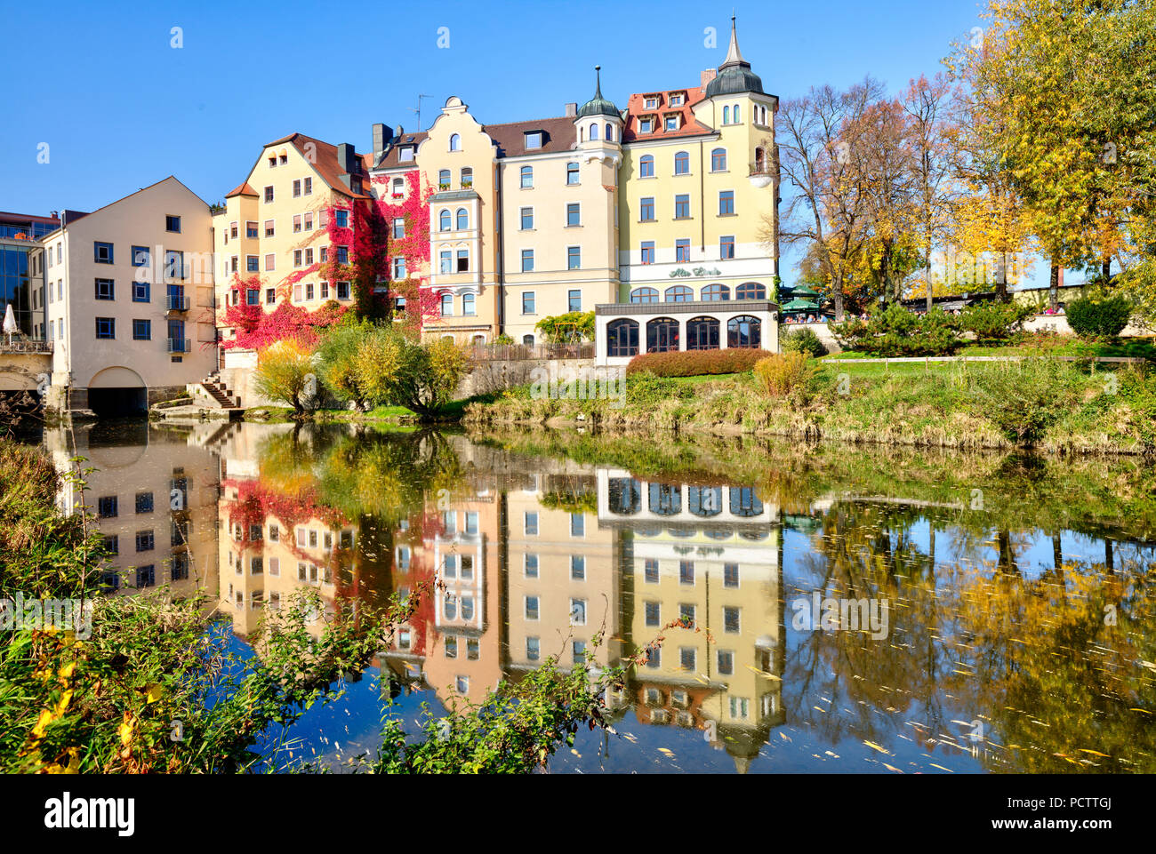 Jahn Insel, Idylle, Waterfront, Herbst, Regensburg, Oberpfalz, Bayern, Deutschland, Europa Stockfoto