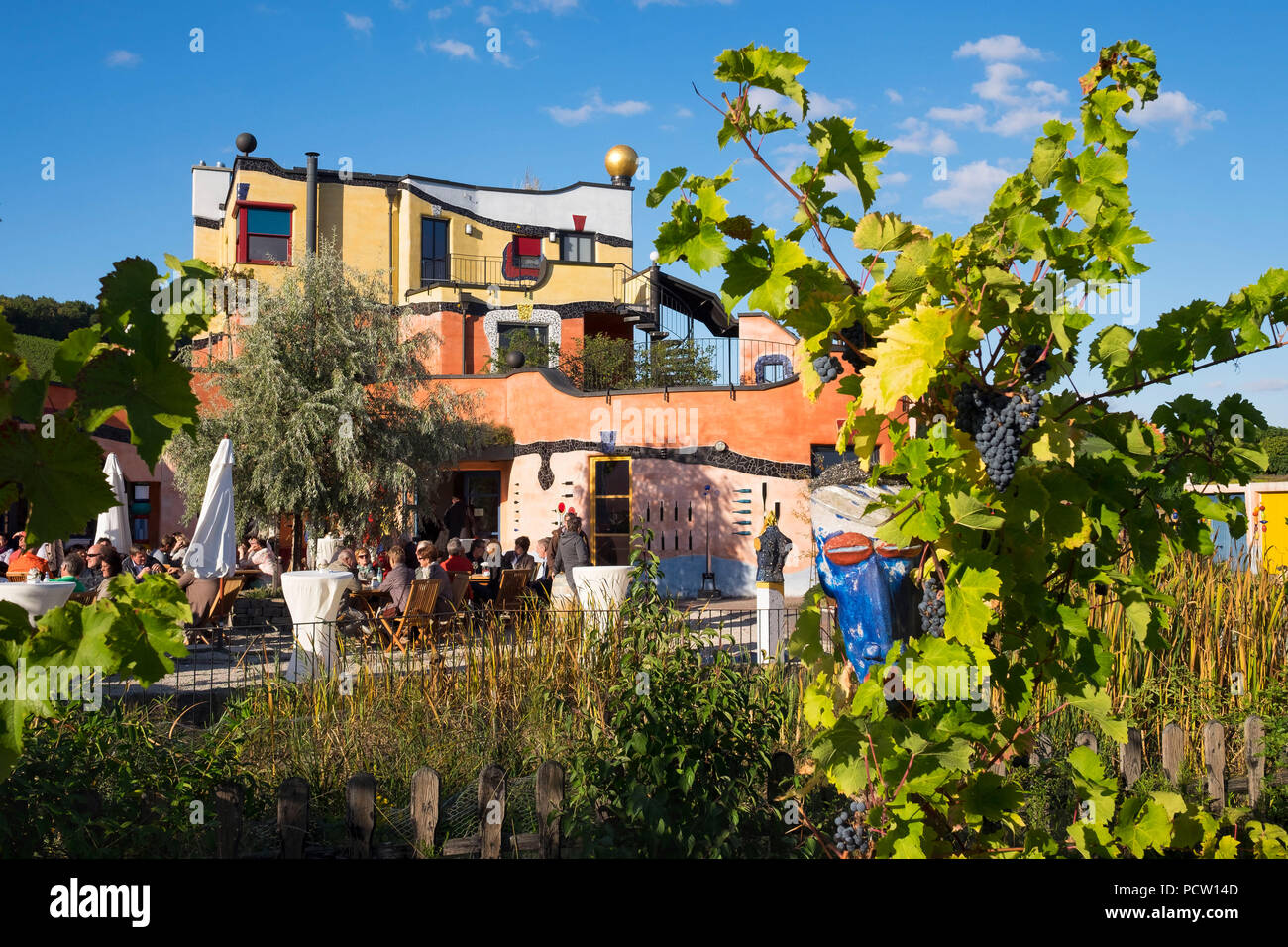 Weingut Hirn Im Weinparadies Im Hundertwasser Stil Matthias Hirn 