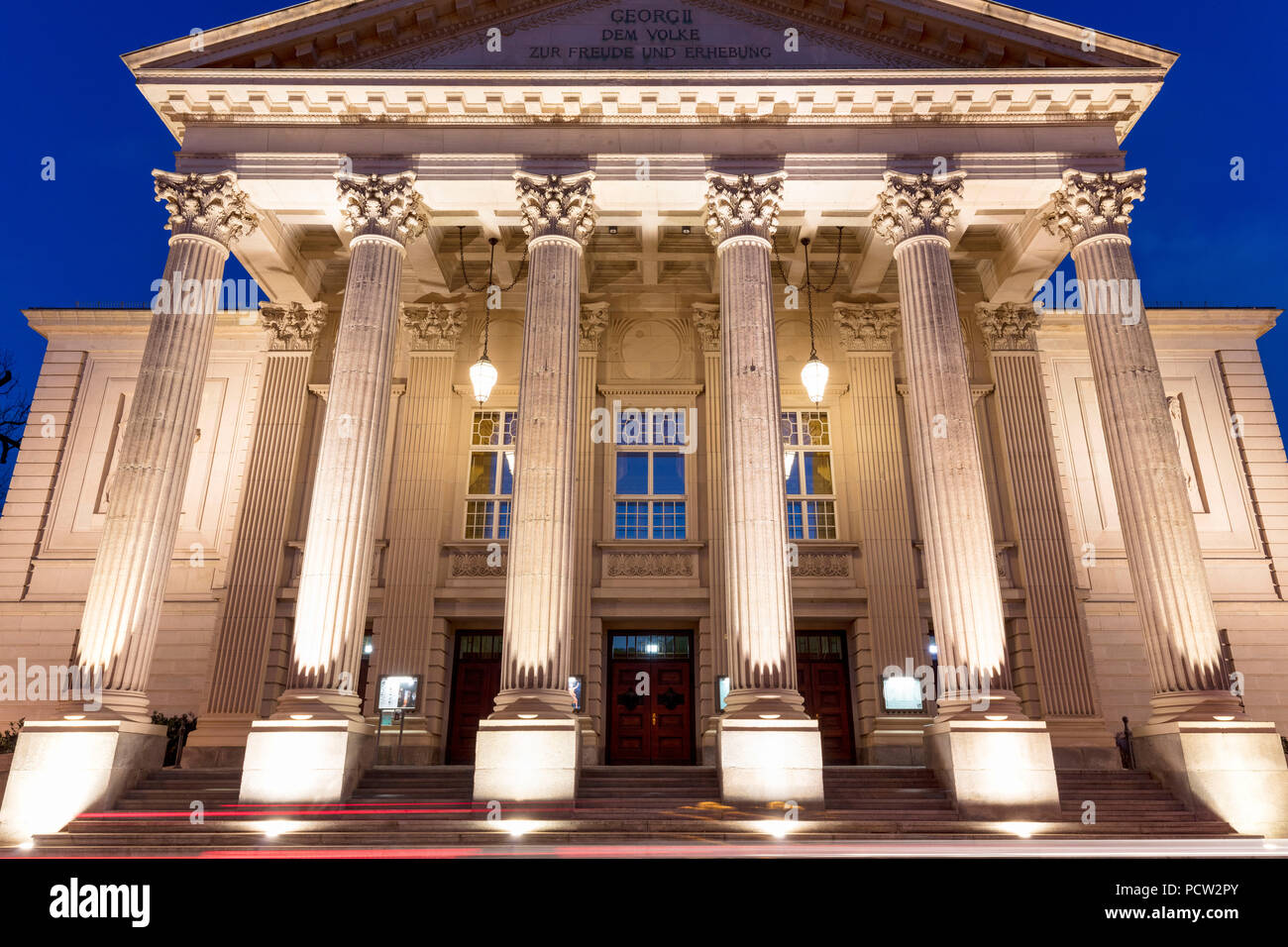 Meininger Staatstheater, Blaue Stunde, Fassade, Meiningen, Thüringen, Deutschland, Europa Stockfoto