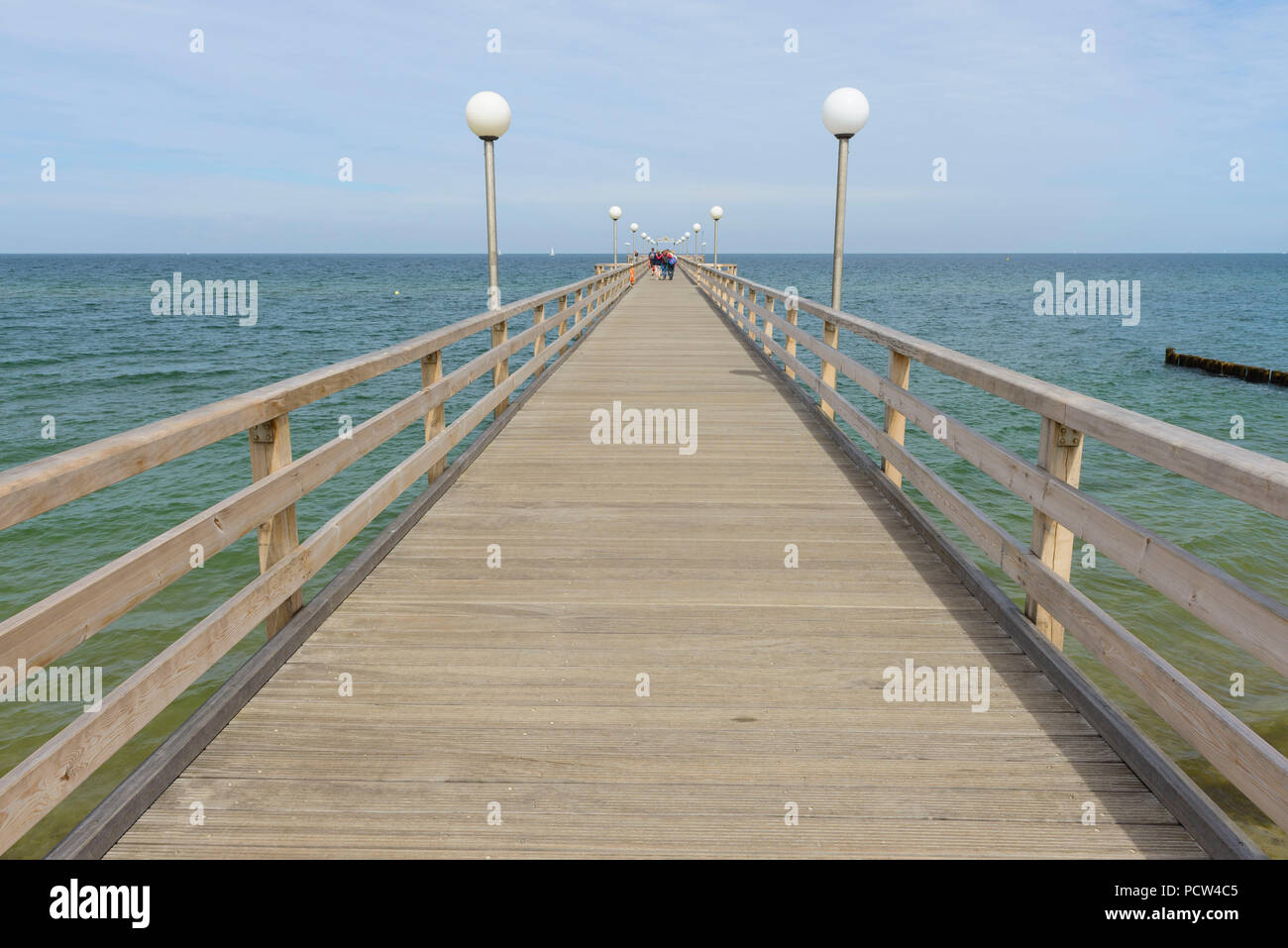 Pier im Sommer, Heiligendamm, Ostsee, Mecklenburg-Vorpommern, Mecklenburg-Vorpommern, Deutschland Stockfoto