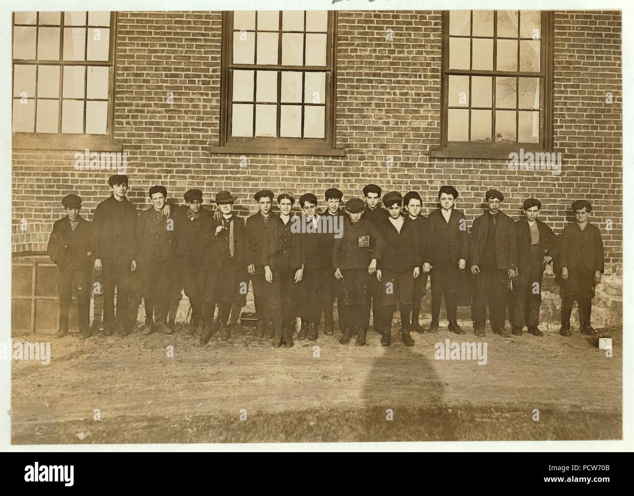 Alle diese kleinen Jungen, und mehr, die Arbeit in die Chace Cotton Mill, Burlington, Vt. Viele der Kleinsten haben es von ein bis drei Jahren. Nur wenige Englisch sprechen konnte. Diese sind Stockfoto