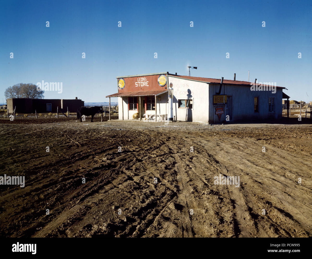 General Store, in der Nähe der Questa, Taos County, N [ew] Mex [ico - Frühling 1943 Stockfoto