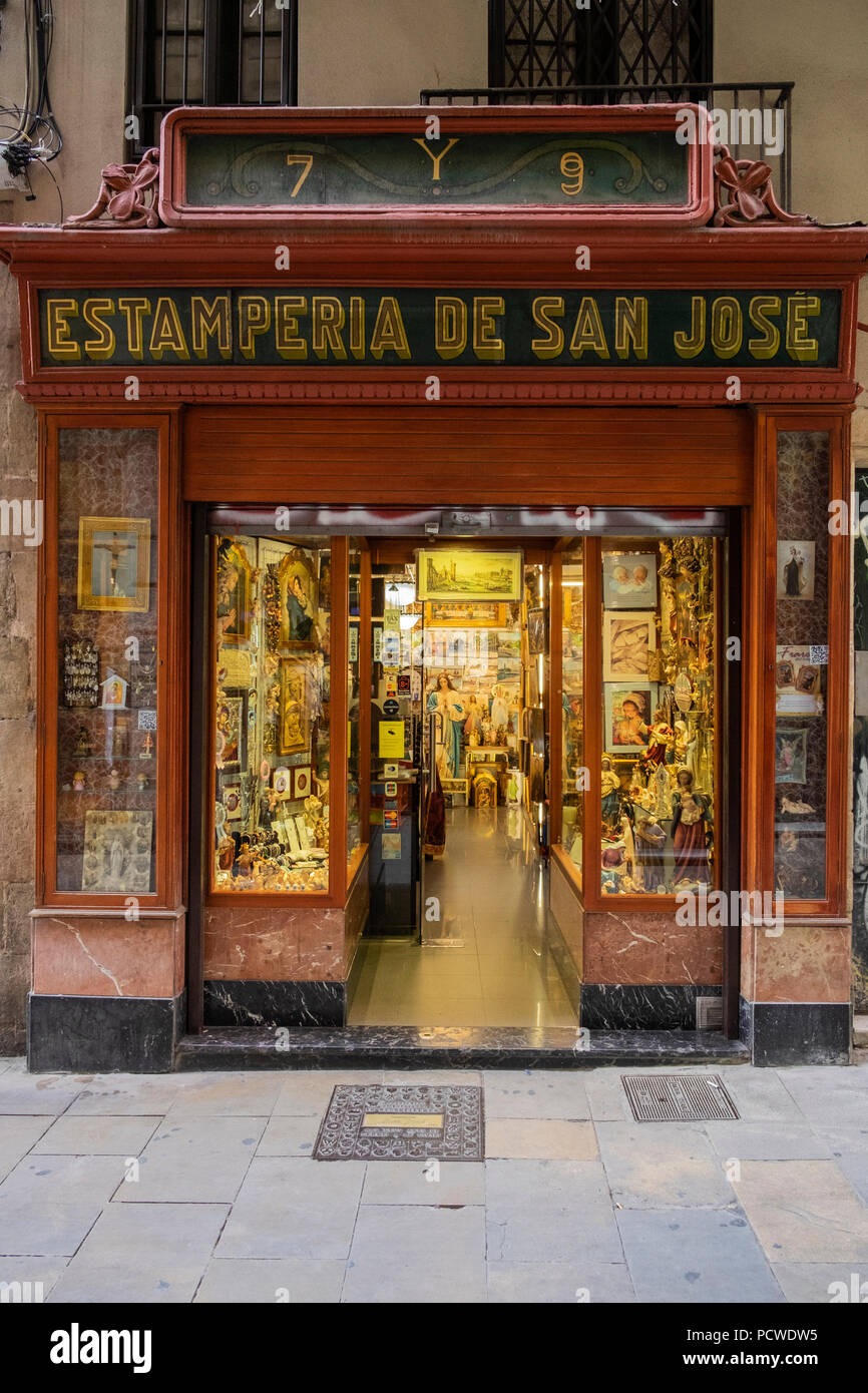 Estamperia de San Jose, Shop Verkauf von religiösen Artefakten in der Calle Boters im Barri Gòtic, das Gotische Viertel, Barcelona, Spanien Stockfoto