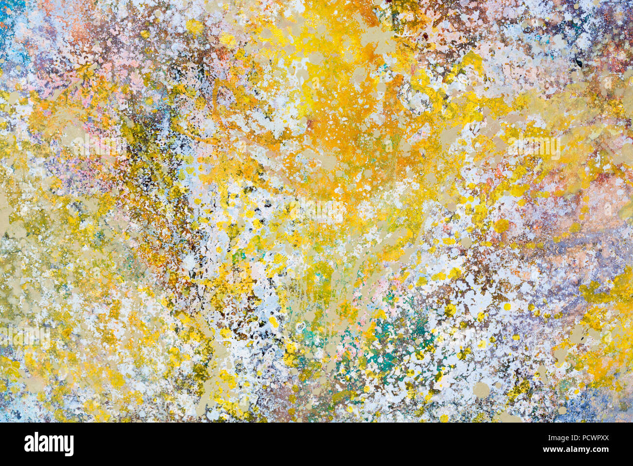 Abstrakte Kunstwerke. Gelbe Farbe spritzt. Stockfoto