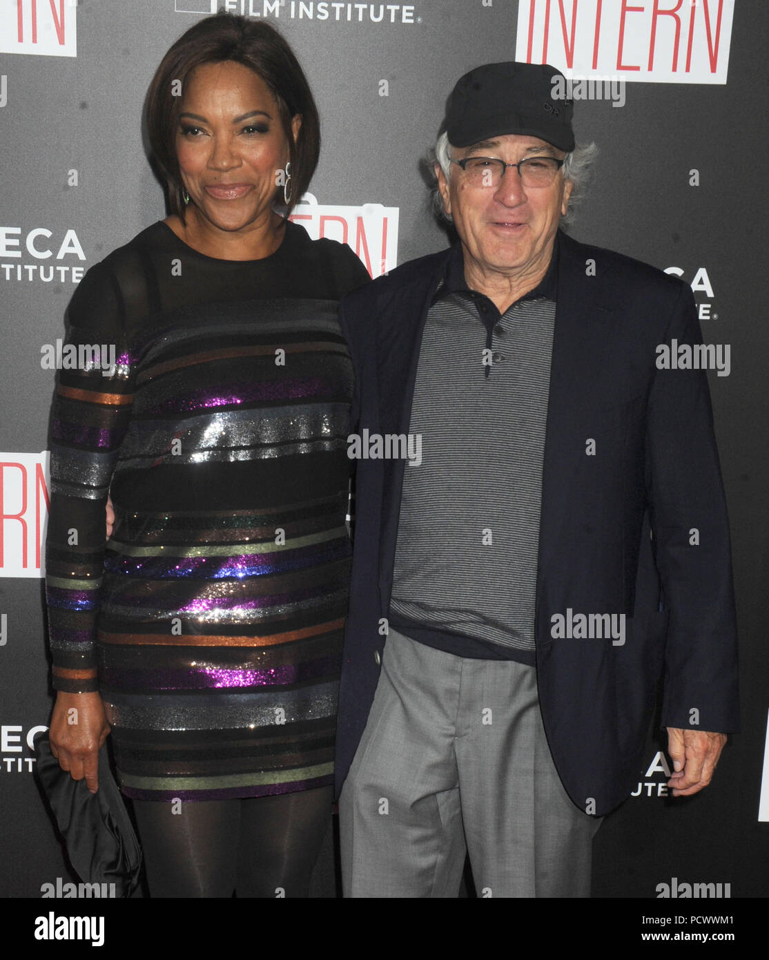 NEW YORK, NY - 21. SEPTEMBER: Grace Hightower, Robert De Niro nimmt "markt intern" New York Premiere im Ziegfeld Theatre am 21. September 2015 in New York City. Personen: Grace Hightower, Robert De Niro Stockfoto