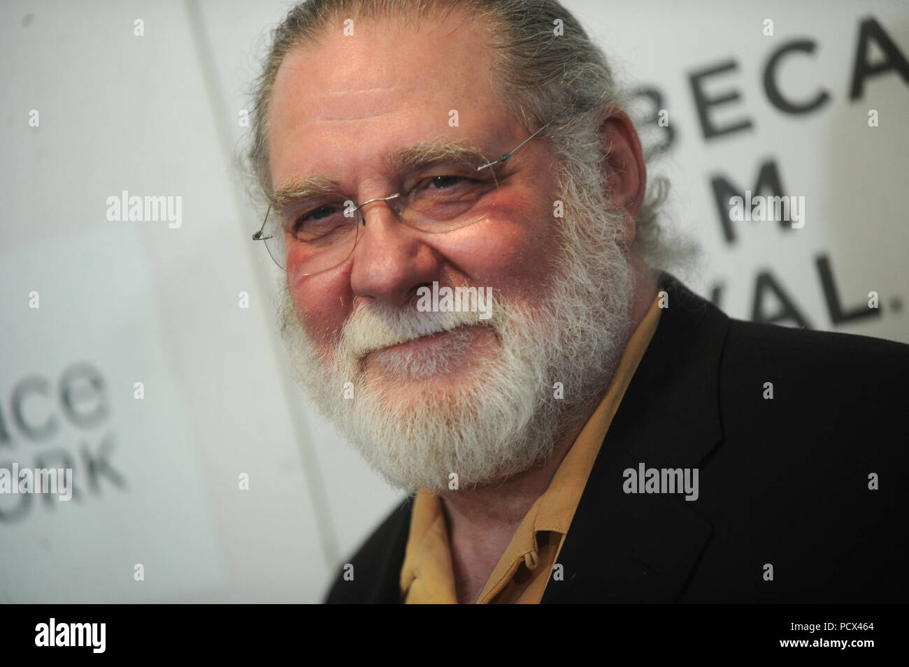 NEW YORK, NY - 18. April: Richard Masur besucht 2015 Tribeca Film Festival Weltpremiere Erzählung: "BAUFÄLLIGEN" an BMCC Tribeca PAC am 18. April 2015 in New York City People: Richard Masur Stockfoto