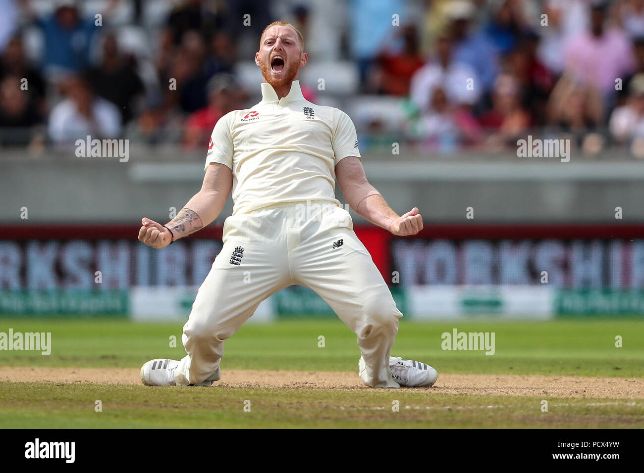 Edgbaston, Birmingham, Großbritannien. 4 Aug, 2018. Internationalen Test Cricket, Specsavers 1. Test, Tag 4, England und Indien; Ben schürt feiert nach der Einnahme der wicket von Virat Kohli Credit: Aktion plus Sport/Alamy leben Nachrichten Stockfoto