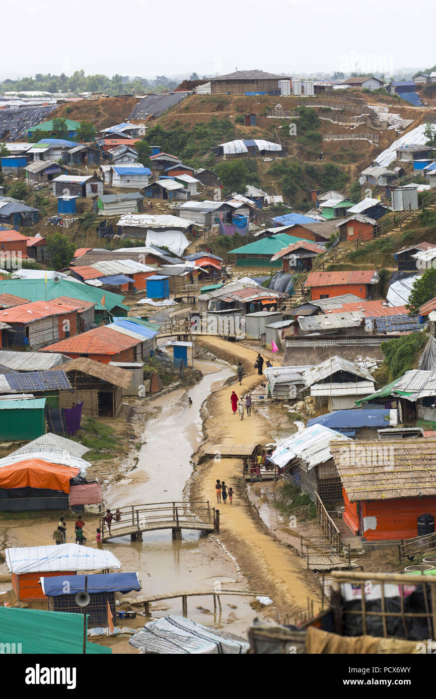 Dhaka, Bangladesch. 3 Aug, 2018. COX'S BAZAR, BANGLADESCH - AUGUST 04: Rohingya Menschen im Flüchtlingslager in Cox's Bazar, Bangladesch am August 04, 2018 gesehen. Credit: Zakir Hossain Chowdhury/ZUMA Draht/Alamy leben Nachrichten Stockfoto