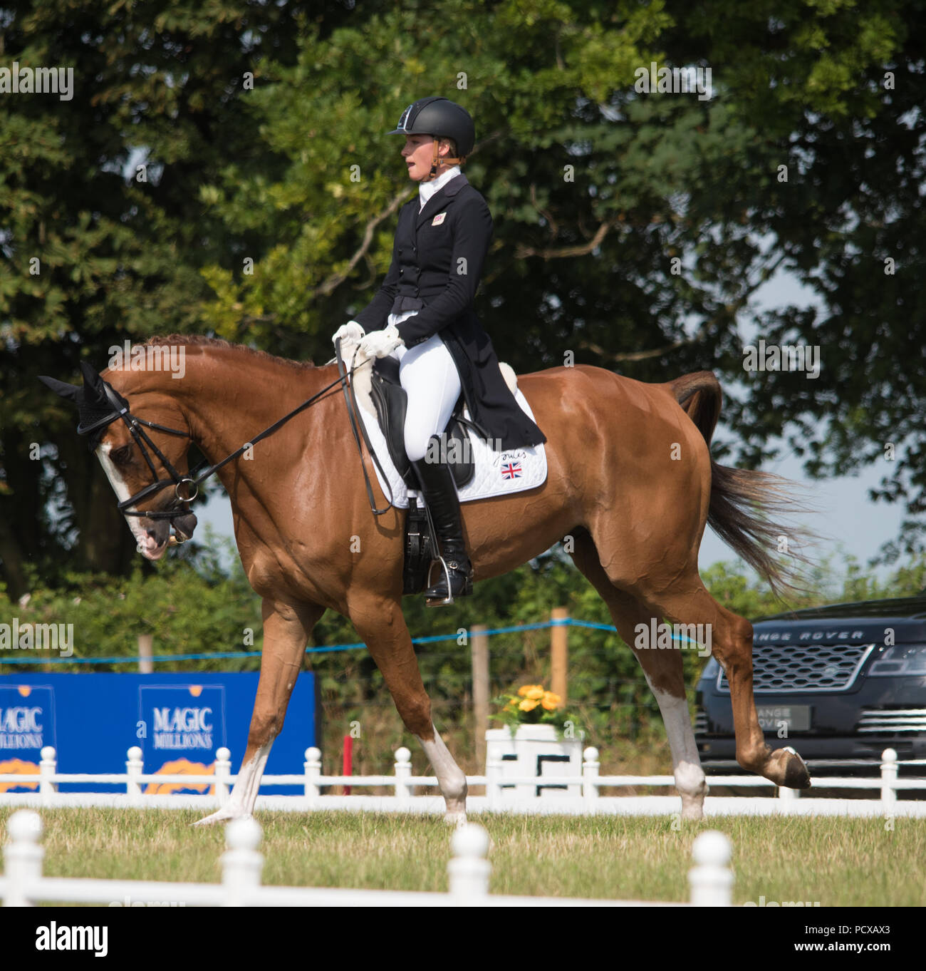 Gatcombe Park, Gloucestershire, 4. Aug 2018. Gatcombe Park Gloucestershire Magic Millionen Festival britische Eventing. Emily King reiten Dargun. Meisterschaft Dressur Ereignis Stockfoto