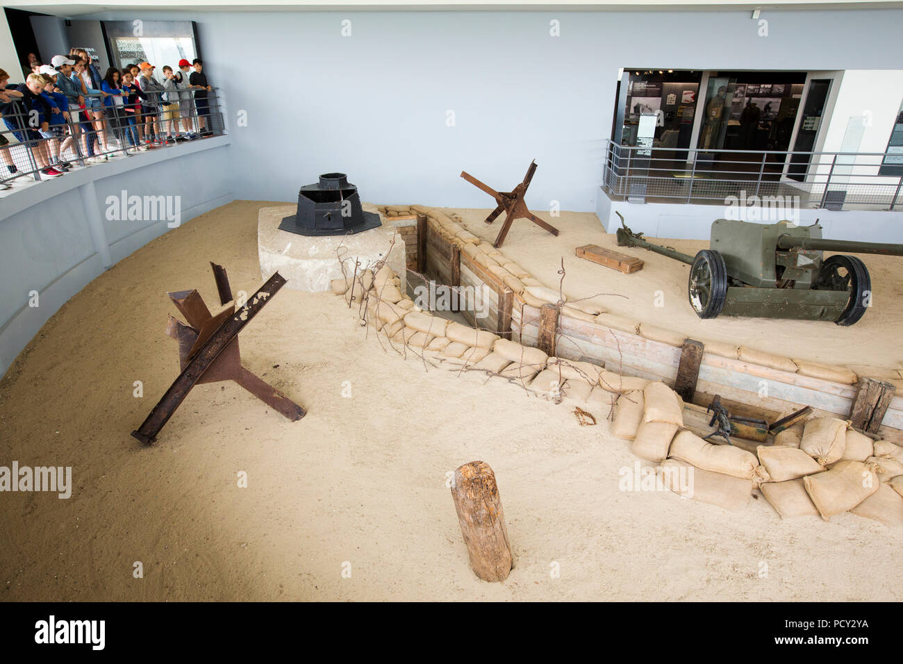 Eine Abwehr Anzeige am Utah Beach D-Day Museum, Normandie, Frankreich. Stockfoto