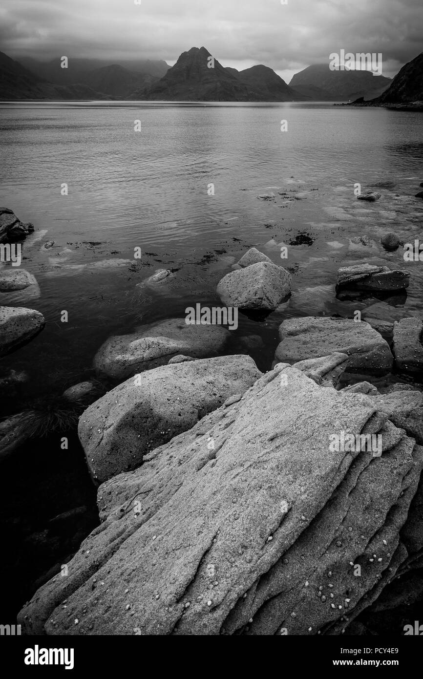 Der Hafen von elgol an einem bewölkten Morgen Sommer Stockfoto