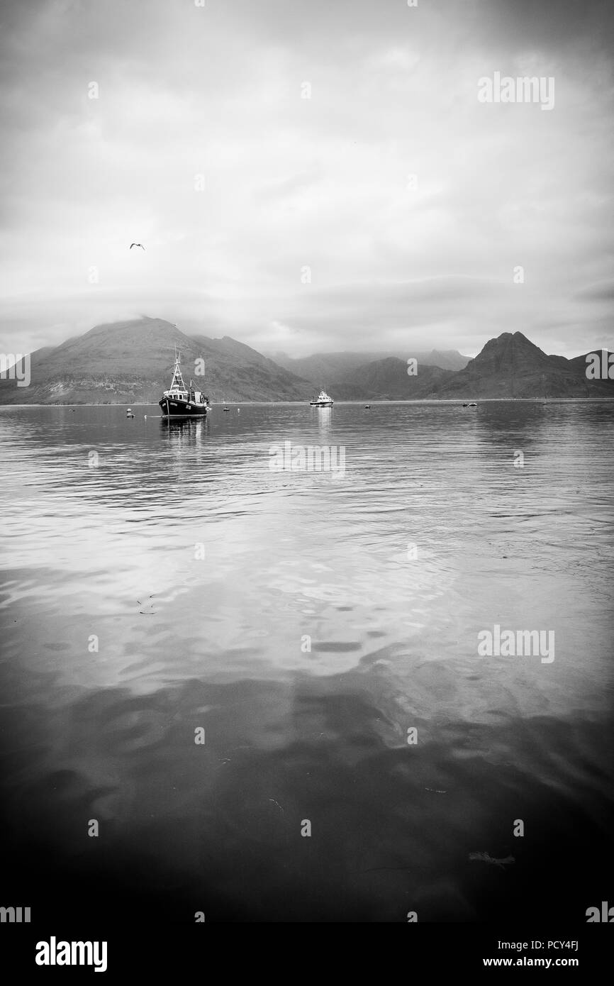 Der Hafen von elgol an einem bewölkten Morgen Sommer Stockfoto