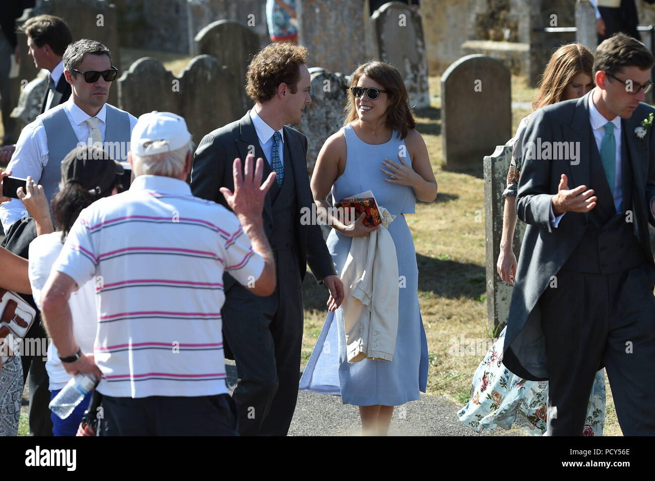 Prinzessin Eugenie außerhalb der Hl. Jungfrau Maria Kirche in Frensham, Surrey, nach der Teilnahme an der Hochzeit von Charlie van Straubenzee und Daisy Jenks. Stockfoto