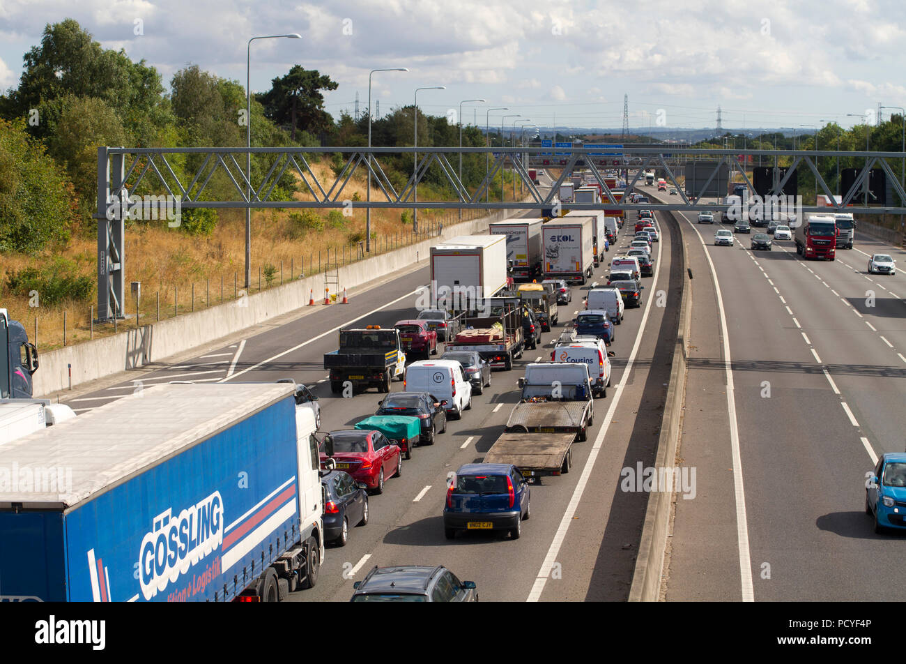 M25 Stau auf der Ansatz für die dartford River Crossing am West Thurrock in Essex. Stockfoto