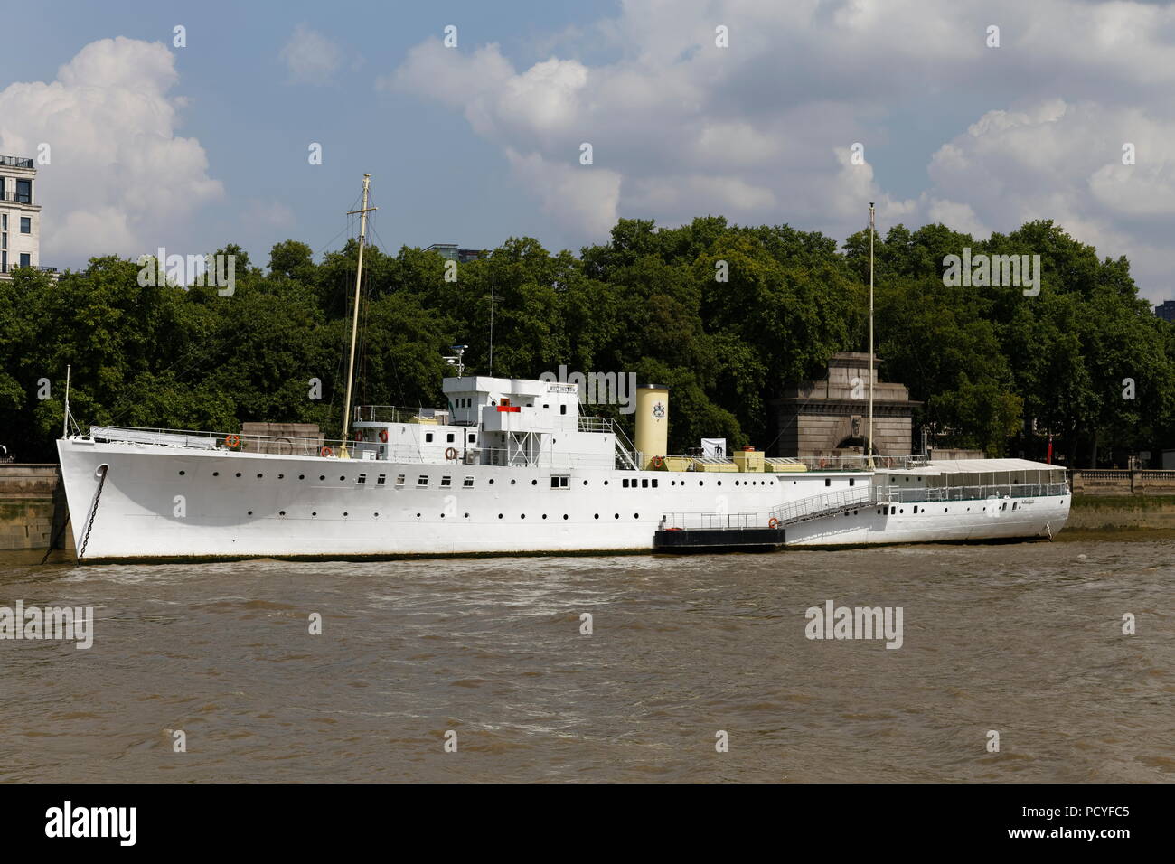 HQS Wellington günstig am Victoria Embankment Themse London Stockfoto