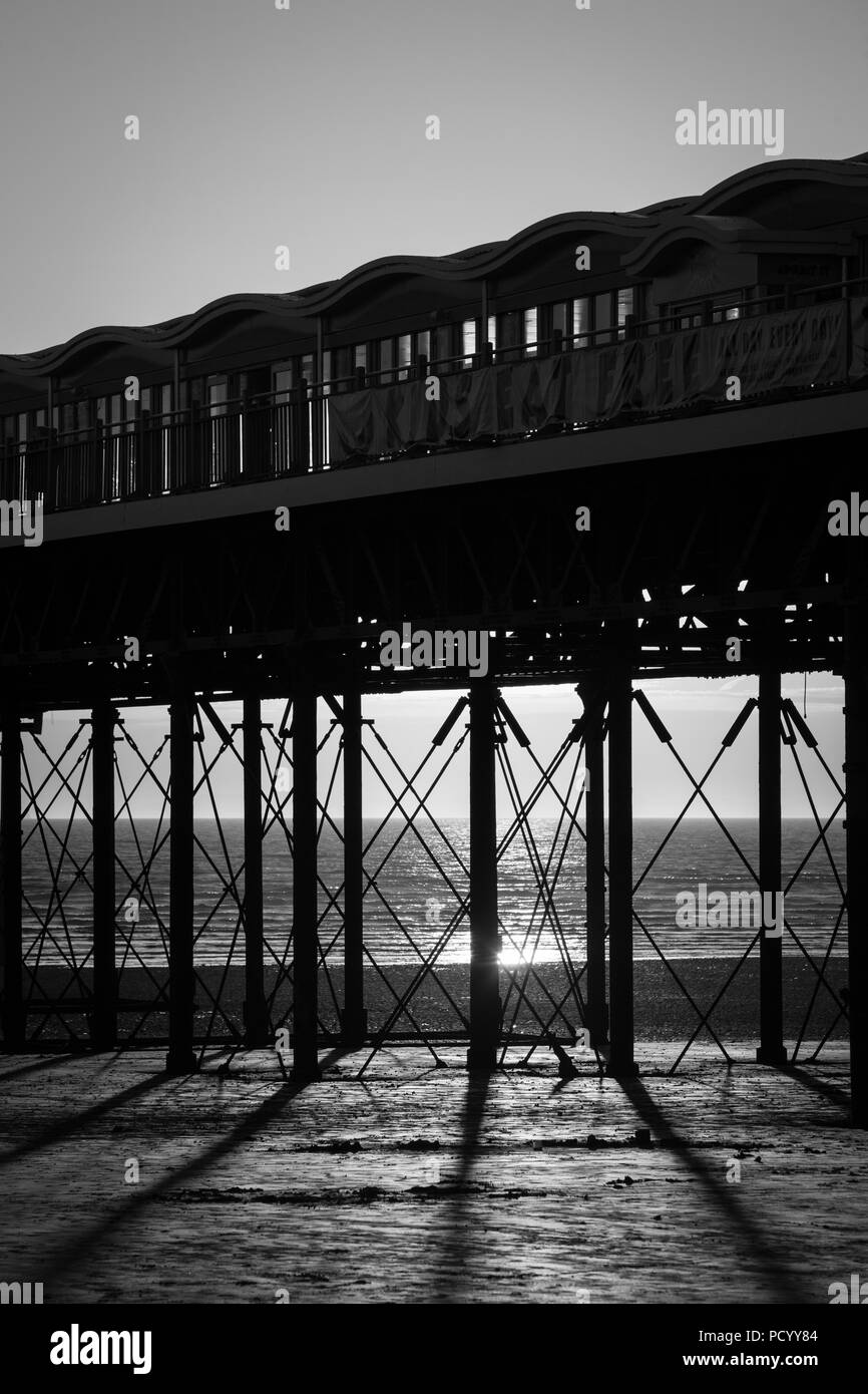 Grand Pier, Weston Super Mare, bei Sonnenuntergang genommen Stockfoto