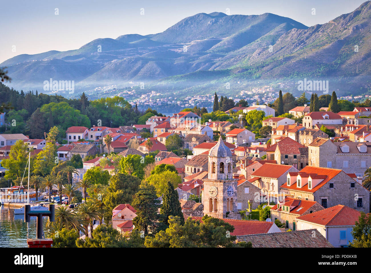 Stadt Cavtat Türmen und mit Blick aufs Wasser, Süd Dalmatien, Kroatien Stockfoto Stadt Cavtat Türmen und mit Blick aufs Wasser, Süd Dalmatien, Kroatien Stockfoto
