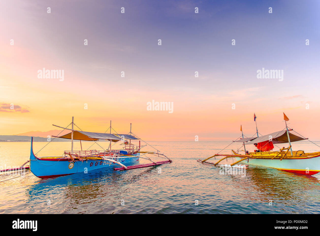 Strand von Morong, Bataan, Philippinen in den frühen Morgen. Stockfoto