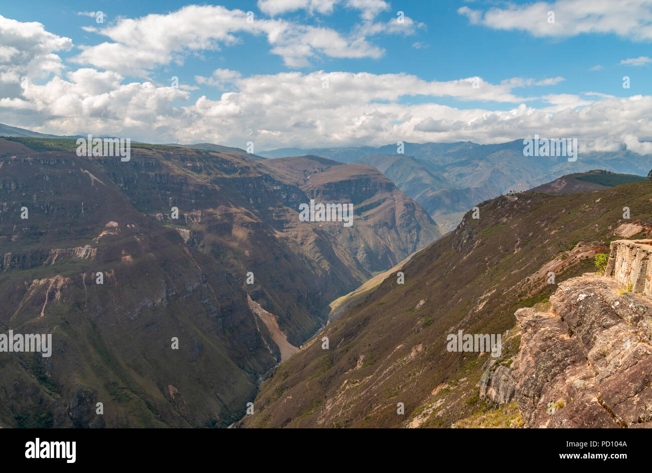 Blick auf Sonche Canyon in der Nähe der Stadt Chachapoyas im Norden Perus Stockfoto