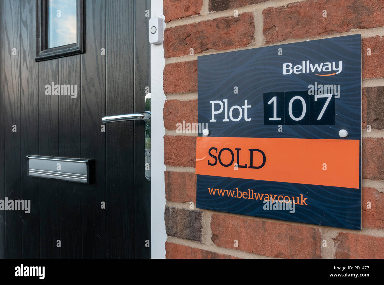 Verkauft Zeichen auf eine neue Bellway Entwicklung Wohnsiedlung Grundstück Stockfoto