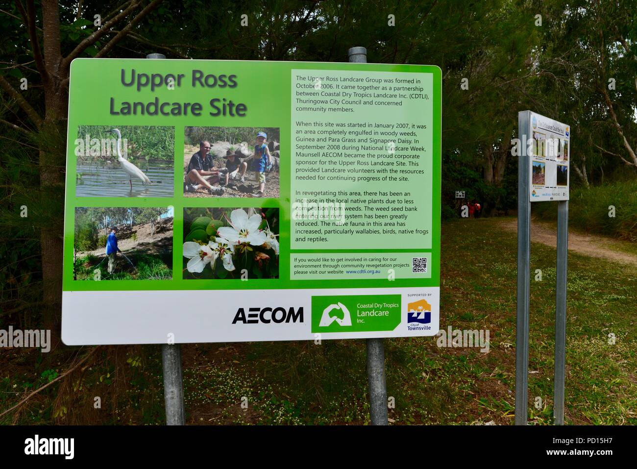 Upper Ross Landcare Website anmelden, Booroona Wanderweg auf der Ross River, Rasmussen, QLD 4815, Australien Stockfoto