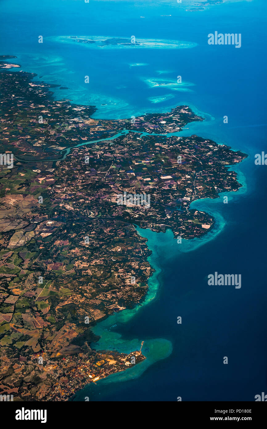 Panorama der Insel Cebu aus dem Flugzeug. Philippinen. Stockfoto