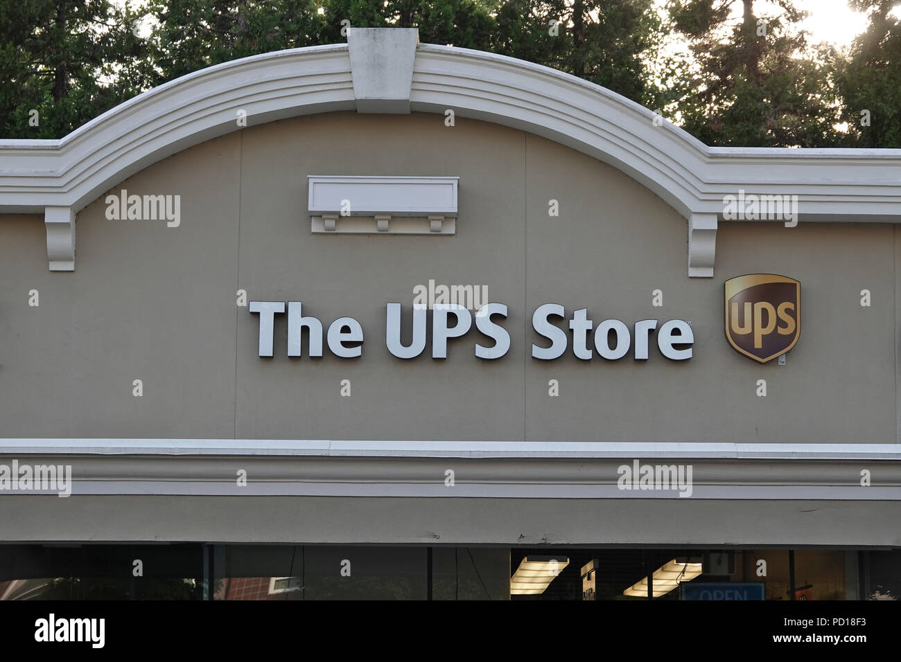 The UPS Store in Downtown Bellevue Wahsington USA Stockfoto