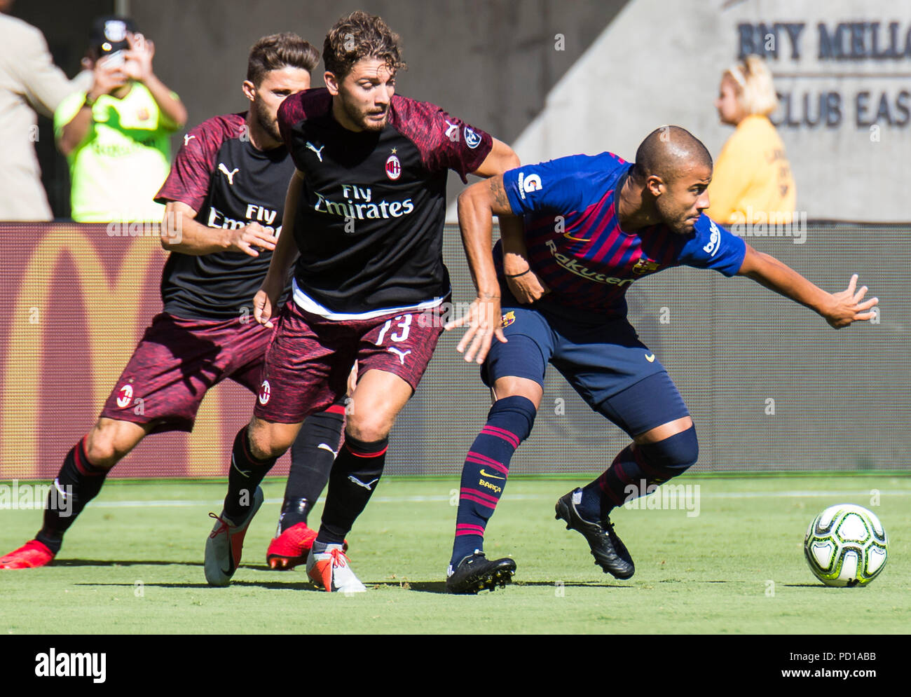 Santa Clara, CA USA. 04 Aug, 2018. FC Barcelona #12 Rafinha den Ball während der internationalen Meisterschaft cup Spiel zwischen A.C. verteidigt Mailand und FC Barcelona 0-1 bei Levi Stadion Santa Clara, Calif. Thurman James/CSM/Alamy Leben Nachrichten verloren Stockfoto