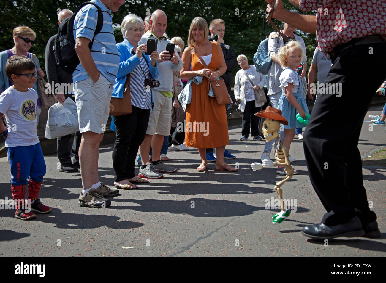Edinburgh, Großbritannien. 5. August 2018. Edinburgh Fringe Festival, ereignisreichen Wochenende mit guten Publikum für das erste Wochenende der jährlichen Arts Festival, Edinburgh, Schottland, Großbritannien Stockfoto
