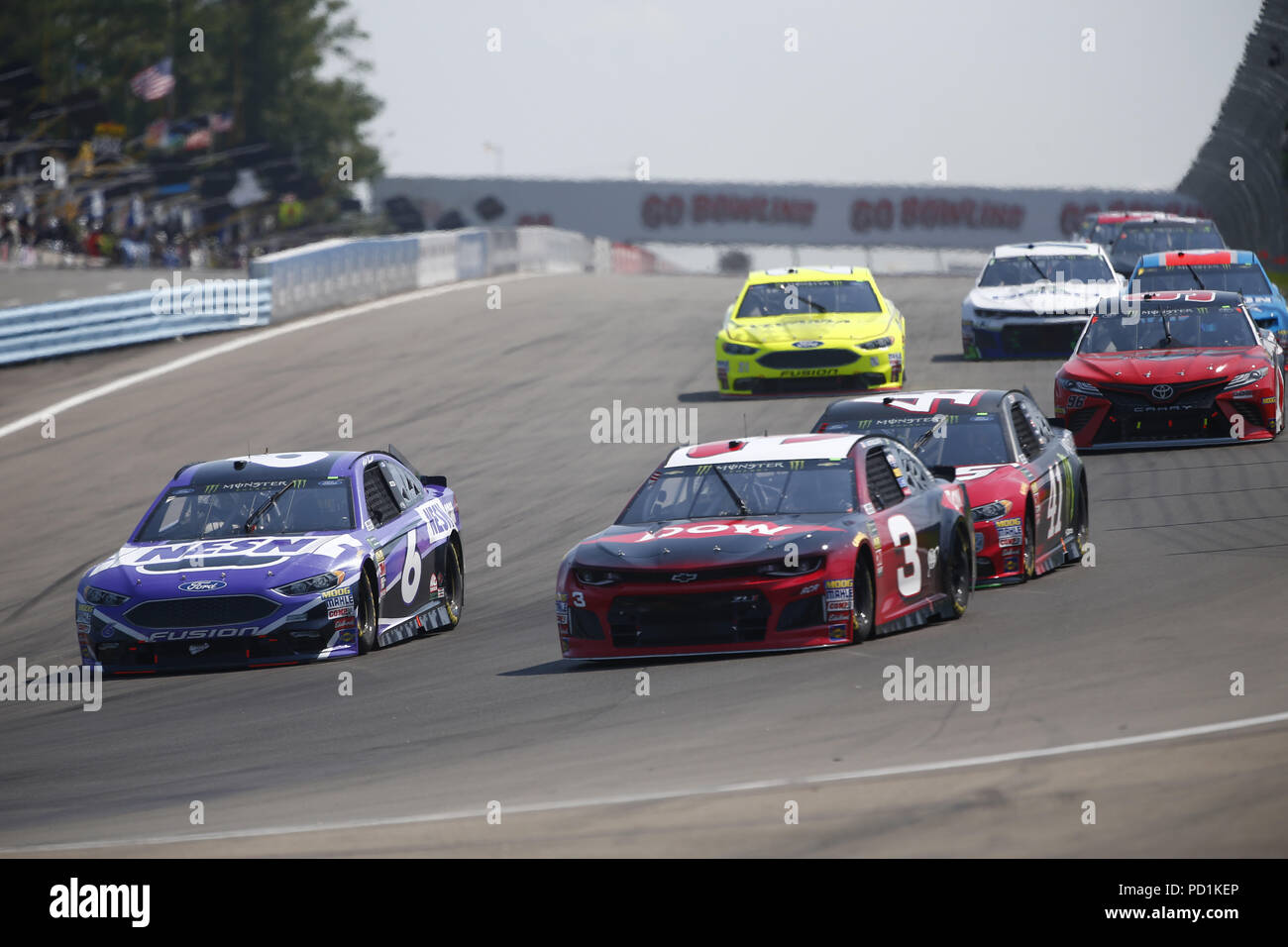 August 5, 2018 - Watkins Glen, New York, Vereinigte Staaten von Amerika - Matt Kenseth (6) Schlachten für Position während des Bowling am Glen in Watkins Glen International in Watkins Glen, New York. (Bild: © Justin R. Noe Asp Inc/ASP über ZUMA Draht) Stockfoto