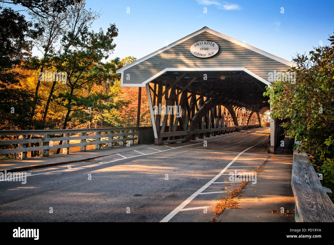 Die Saco River Covered Bridge (1890) in North Conway, New Hampshire. Stockfoto