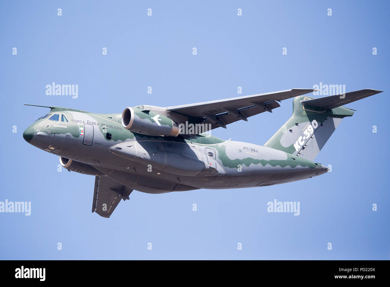 Embrear demonstrierte die Agilität und Handlichkeit der KC-390 Verkehrsmittel Flugzeug auf der Farnborough International Airshow 2018 Stockfoto