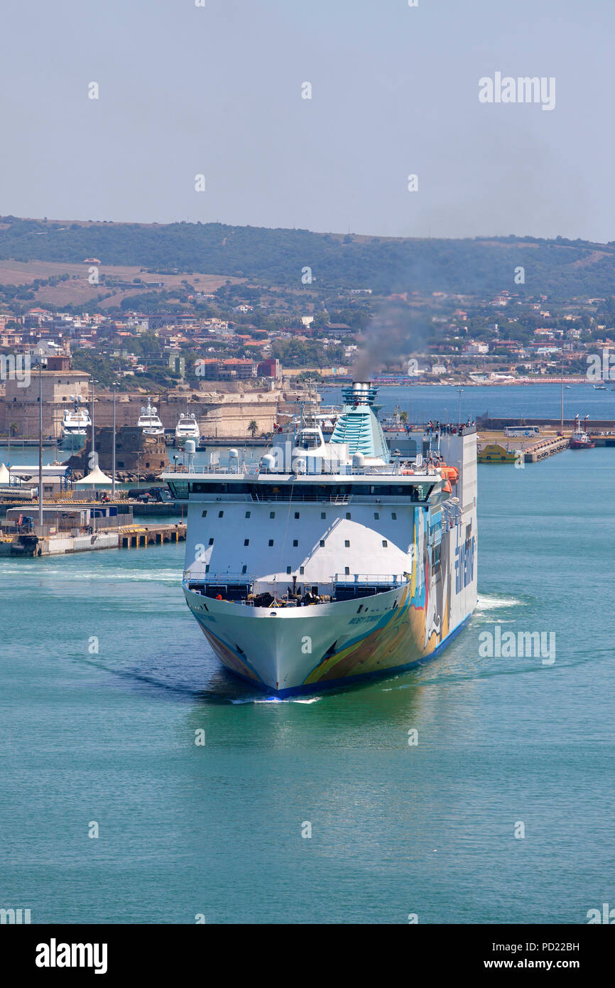 MS Moby Tommy Schnelle Passagier Roll-on-roll-off-roro Cruise Ferry, von Moby Lines in den Hafen von Civitavecchia in Italien im Besitz Stockfoto