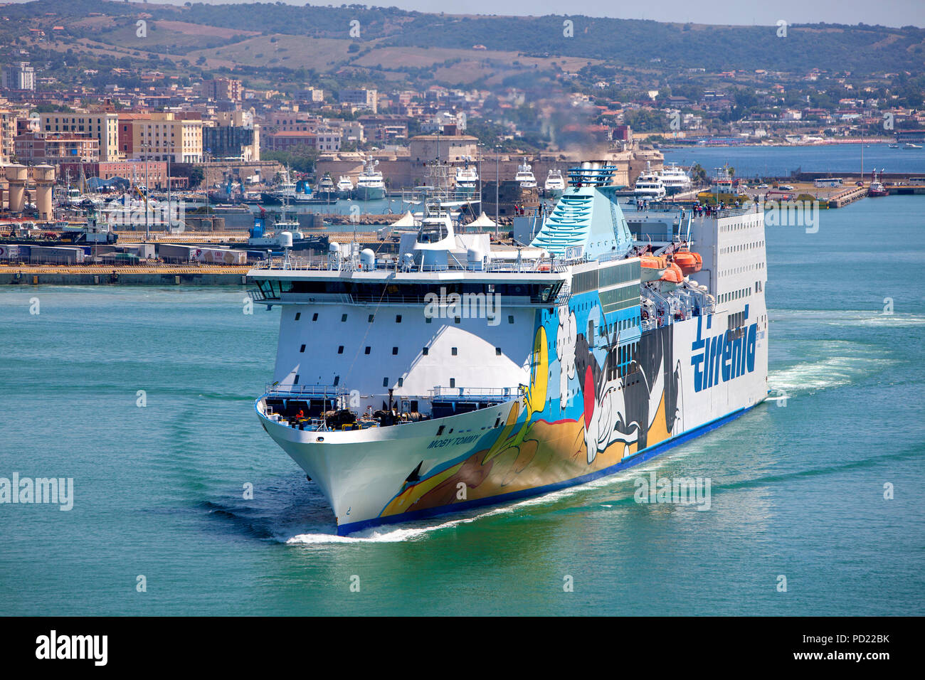 MS Moby Tommy Schnelle Passagier Roll-on-roll-off-roro Cruise Ferry, von Moby Lines in den Hafen von Civitavecchia in Italien im Besitz Stockfoto