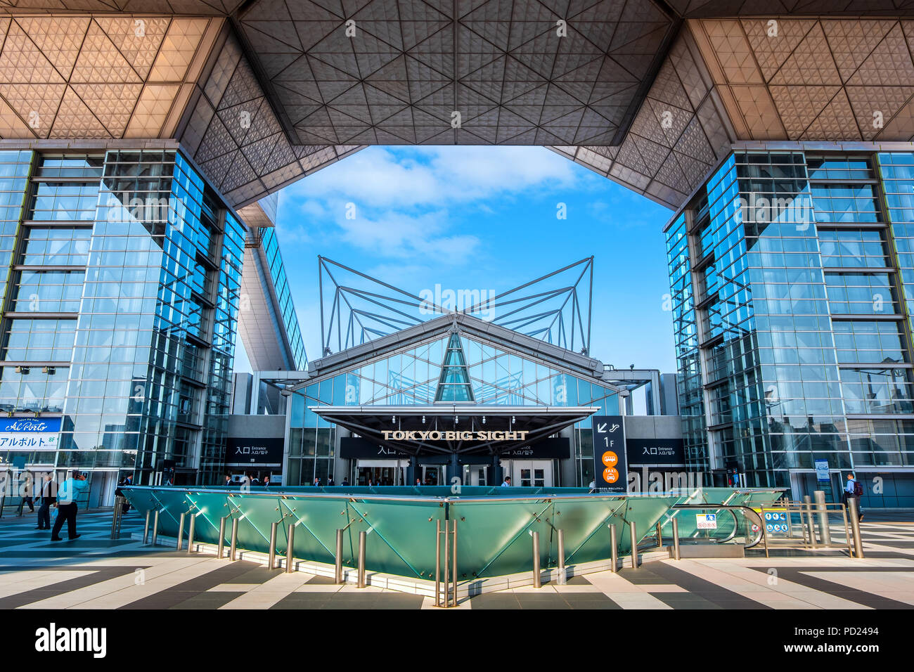 TOKYO, Japan - 19 April 2018: Tokyo Big Sight offiziell als Tokyo International Exhibition Center in Odaiba bekannt ist die größte Abkommen - Zentrum in J Stockfoto