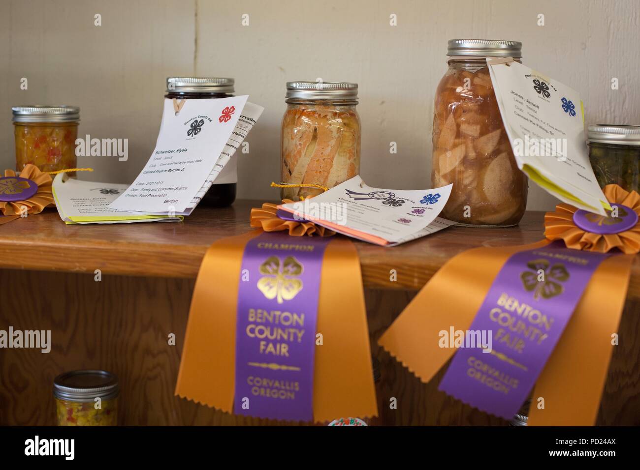 Ribbon Sieger in der Konserven, Wettbewerb im Benton County Fair in Corvallis, Oregon, USA. Stockfoto