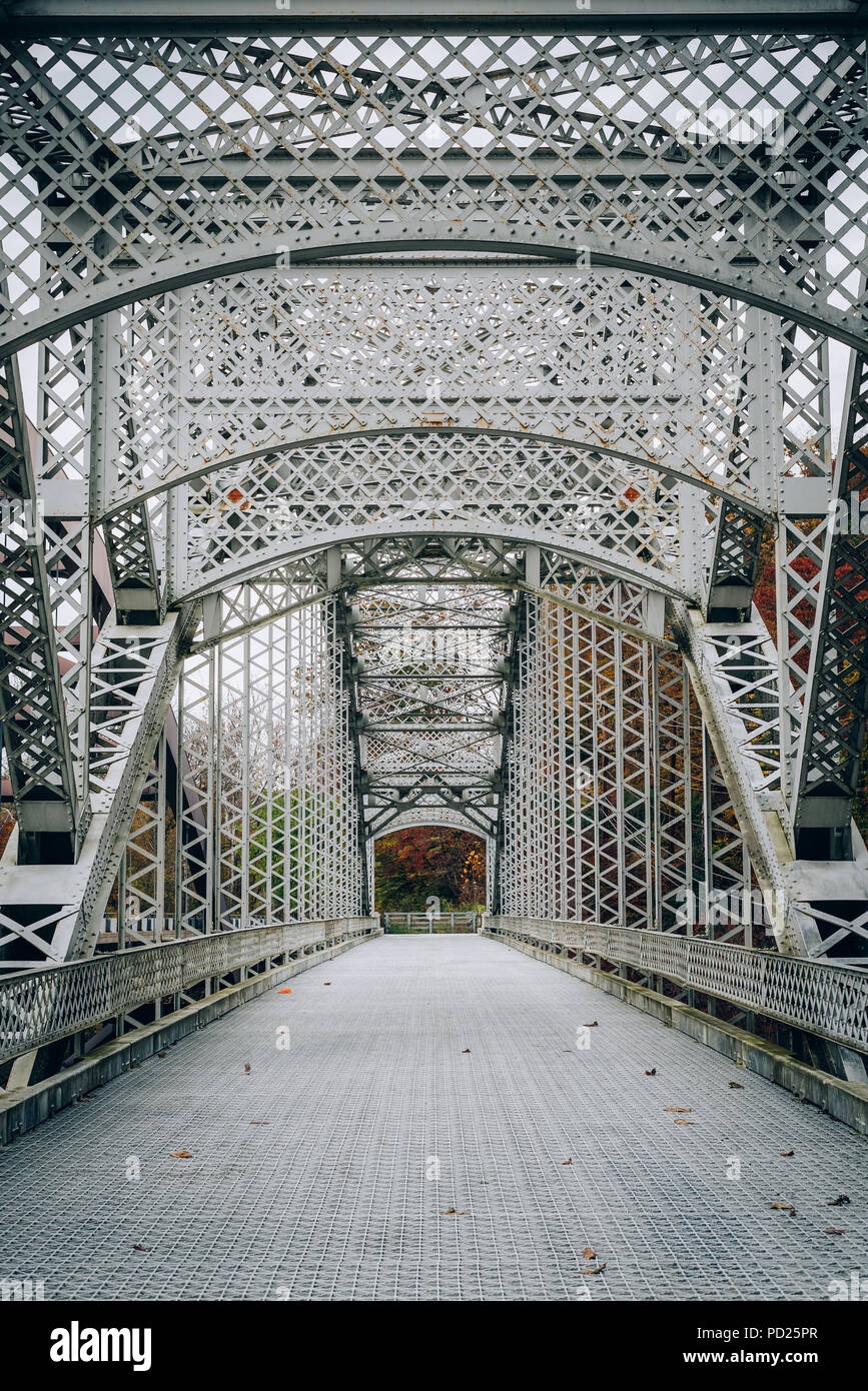 Alte Brücke über den Loch Raven Behälter auf Papier Mill Road in Cockeysville, Maryland Stockfoto