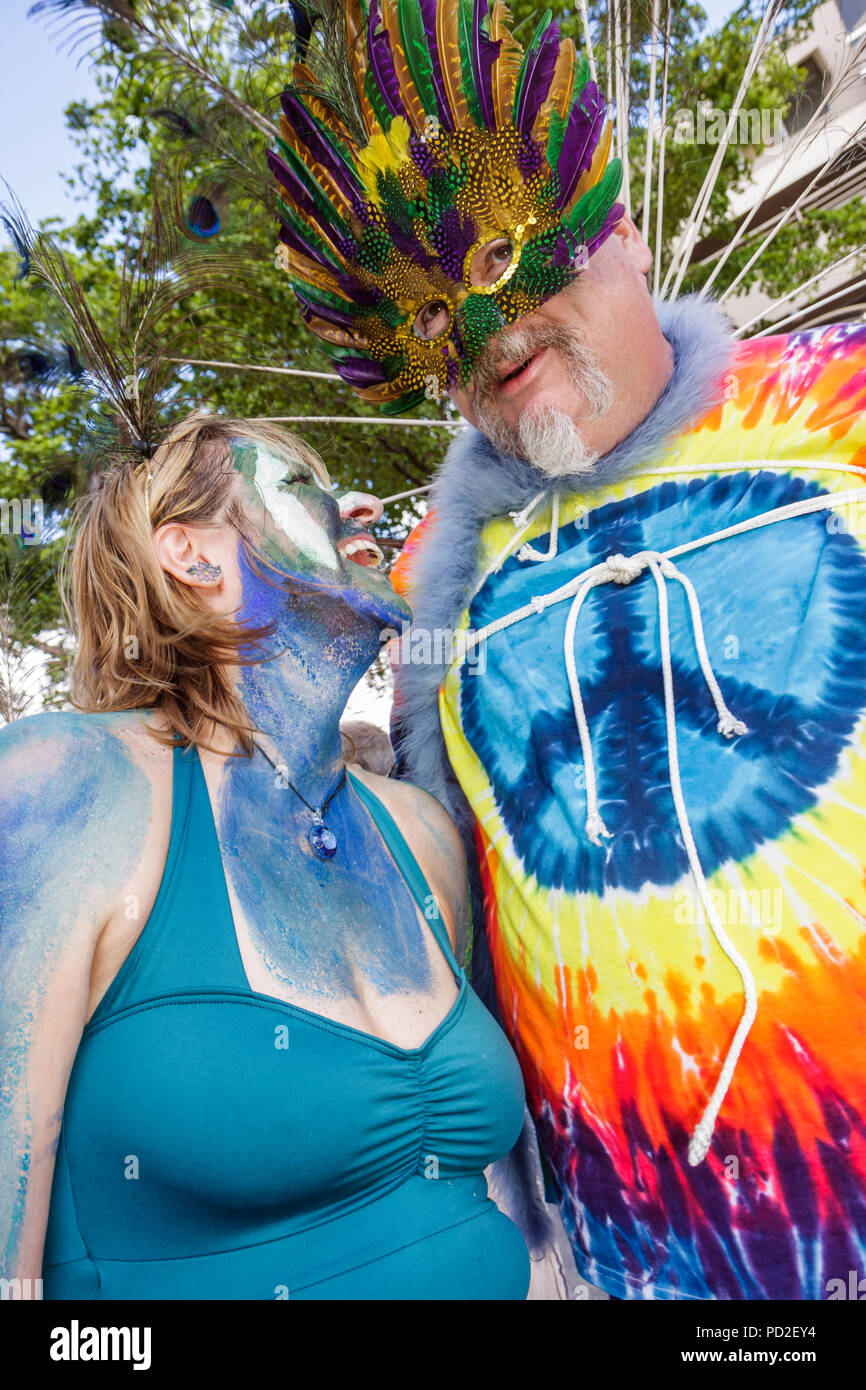 Miami Florida, Miami Dade County, Coconut Grove, King Mango Strut, jährlich, Gemeinschaftsveranstaltung, Parade, Satire, Parodie, Erwachsene Erwachsene Frau Frauen weibliche Dame, Mann mich Stockfoto