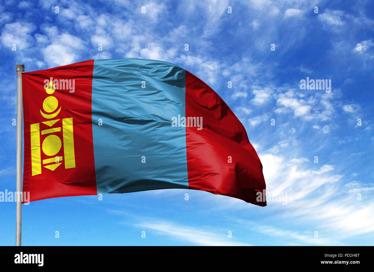 Flagge der Mongolei auf einem Fahnenmast vor blauem Himmel. Stockfoto