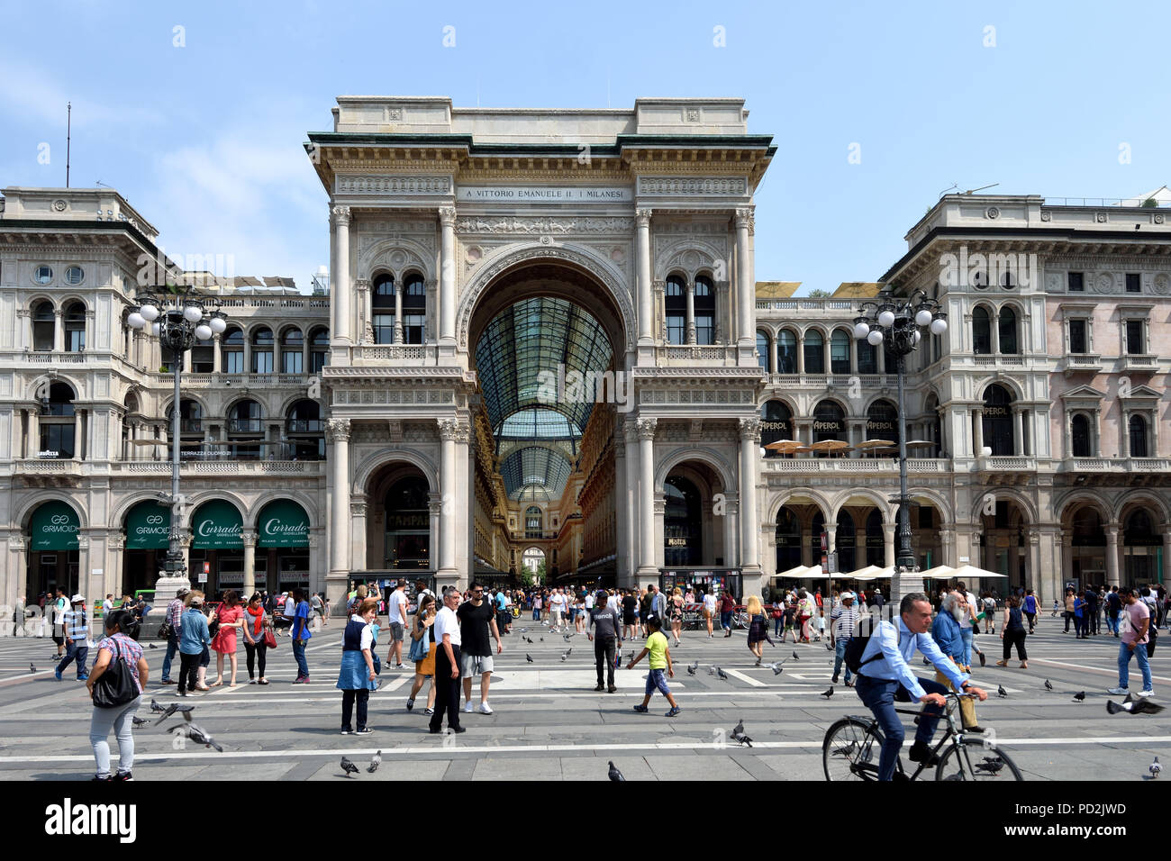 Piazza del Duomo und der Galleria Vittorio Emanuele II Shopping Arkade, Italien, Italienisch, Stockfoto