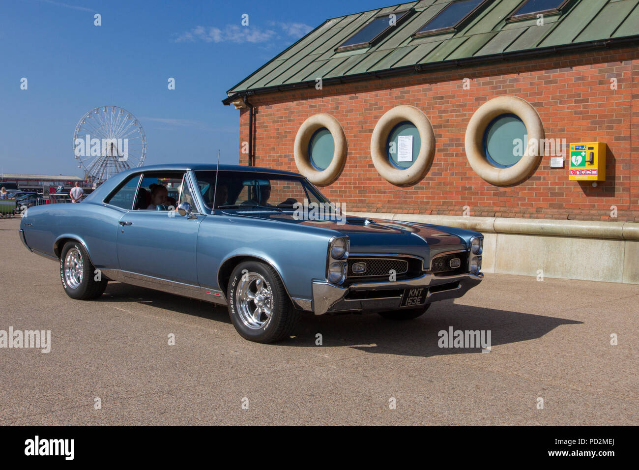 Blue 1967 60s Sixties American Pontiac GTD Limousine Stockfoto