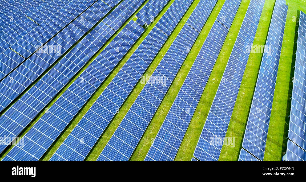 Solar Panels im Luftbild Stockfoto