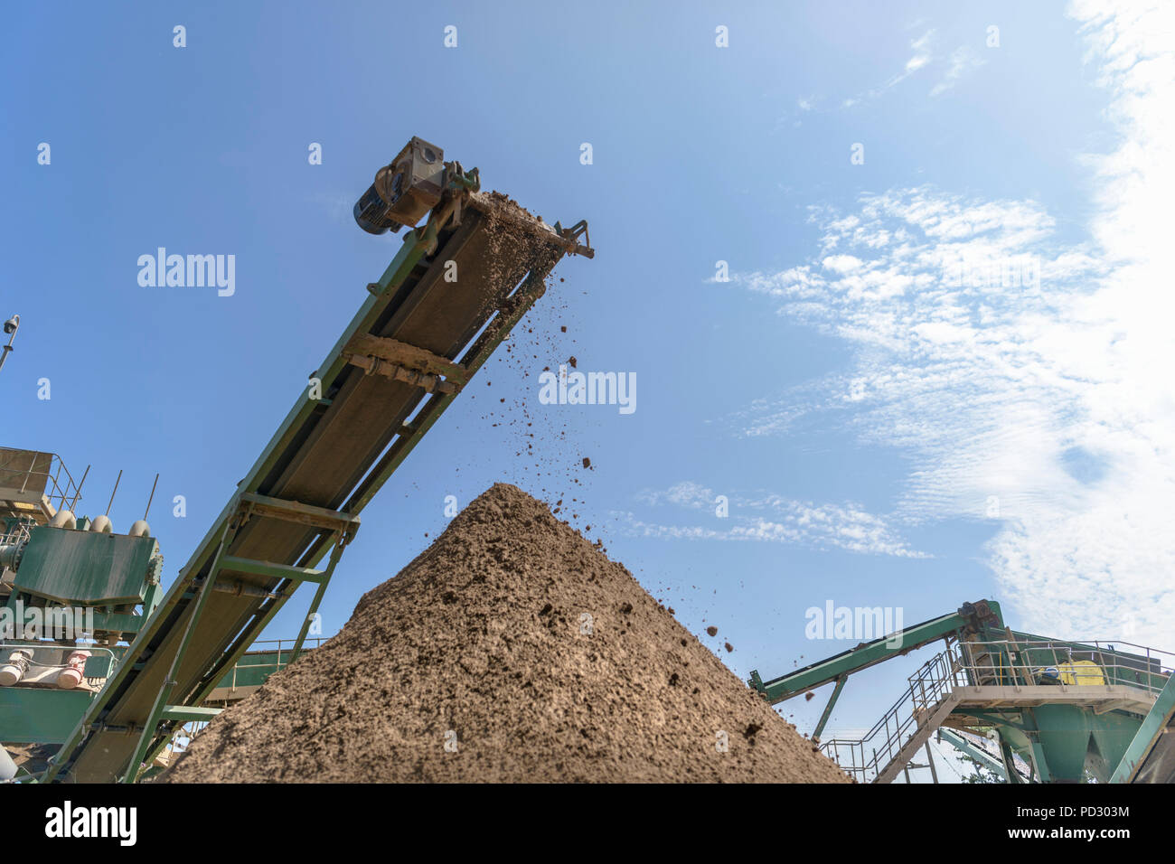 Aussortiert sand in Beton recycling Site Stockfoto