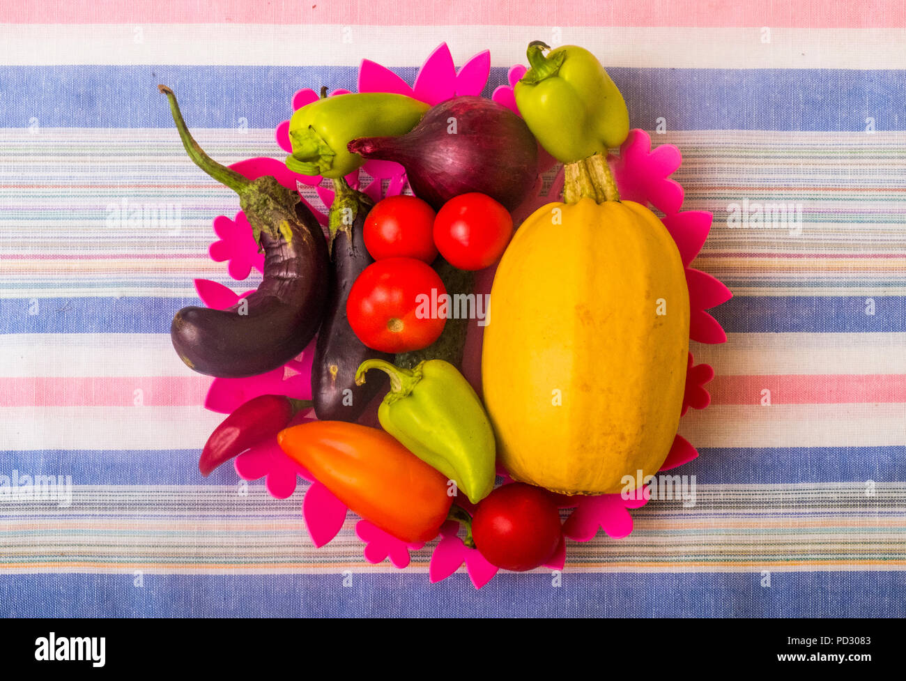 Sortiment an frischem Obst und Gemüse Stockfoto